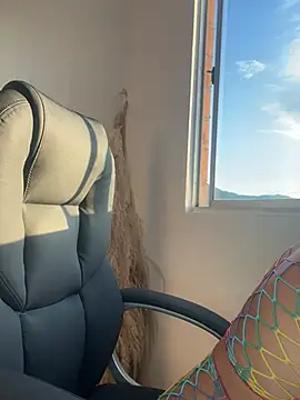 Snapshot of AlessaPears chatting on 12.10.24 AlessaPears online show from 12.10.24