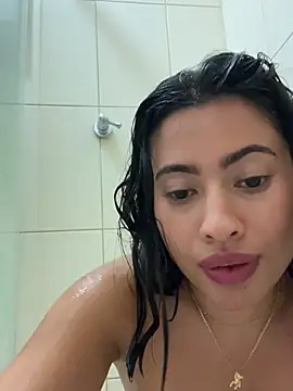 Snapshot of AlessaPears chatting on 01.01.25 AlessaPears online show from 01.01.25