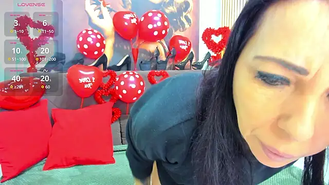 LauraSin online show from 02.13.26