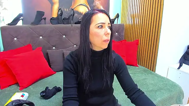 LauraSin online show from 02.28.26