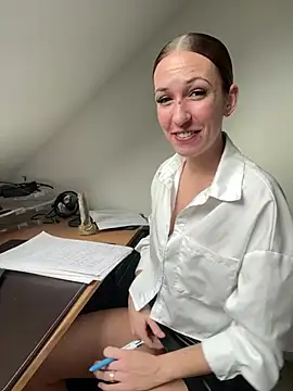 lola tentatiion online show from 03.10.25