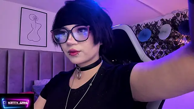 Kitty Gang online show from 04.07.26