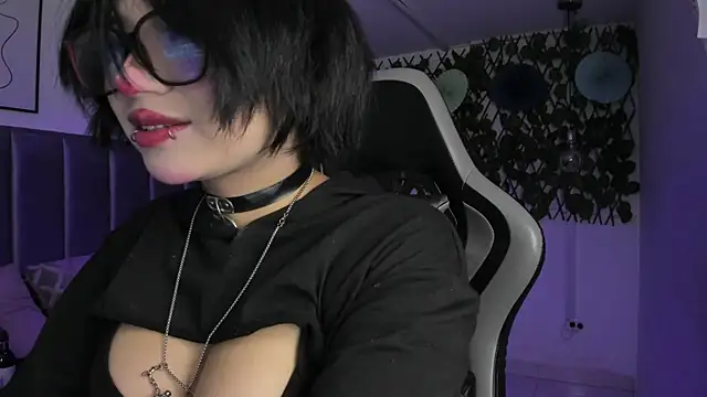 Snapshot of Kitty_Gang chatting on 06.02.26 Kitty Gang online show from 06.02.26