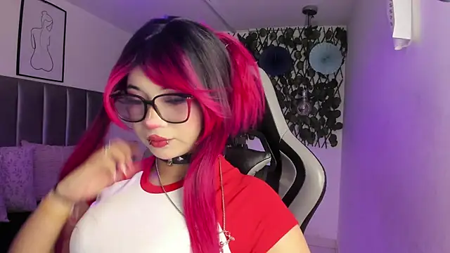 Snapshot of Kitty_Gang chatting on 06.16.26 Kitty Gang online show from 06.16.26