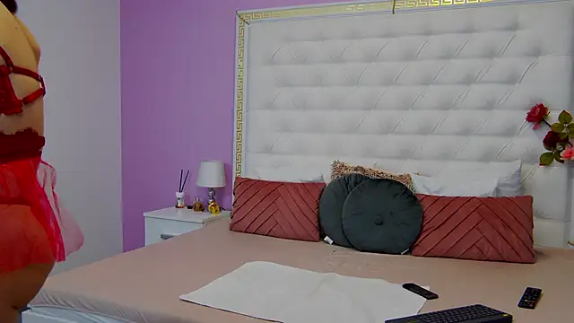 Lenna Paul online show from 02.10.25