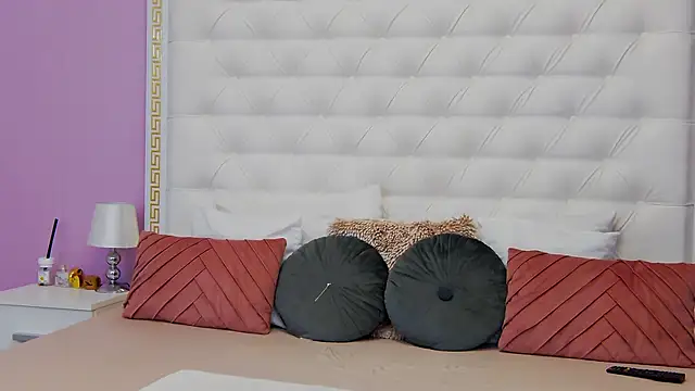 Lenna Paul online show from 03.13.25