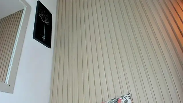 Snapshot of emma_collson chatting on 02.19.25 emma collson online show from 02.19.25