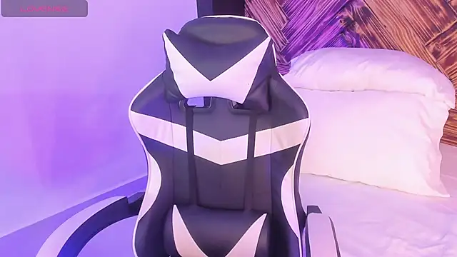 Snapshot of emma_collson chatting on 11.15.25 emma collson online show from 11.15.25