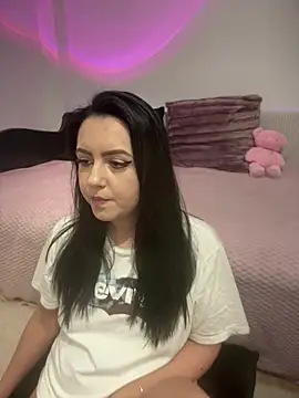 Ariel  Blossom online show from 01.20.25