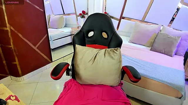 Snapshot of laris_park chatting on 01.02.25 laris park online show from 01.02.25