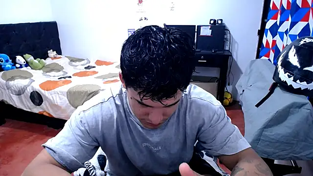 Snapshot of freddy_romas chatting on 06.26.26 freddy romas online show from 06.26.26