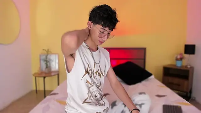 Snapshot of novaybrian chatting on 12.05.24 novaybrian online show from 12.05.24