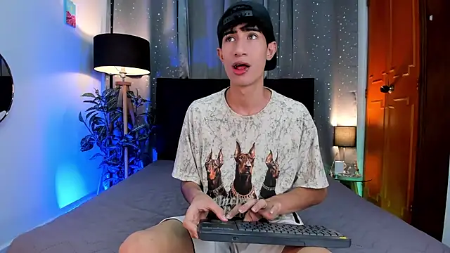 Snapshot of novaybrian chatting on 01.15.25 novaybrian online show from 01.15.25