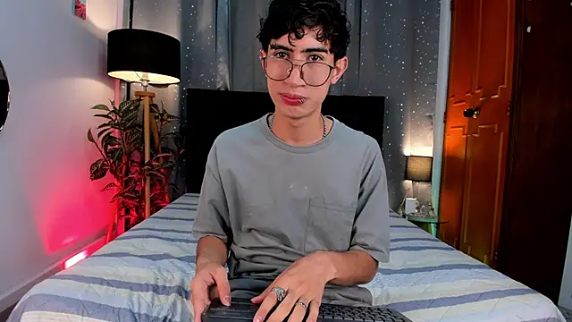 Snapshot of novaybrian chatting on 01.16.25 novaybrian online show from 01.16.25