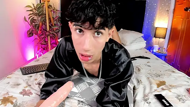 Snapshot of novaybrian chatting on 01.27.25 novaybrian online show from 01.27.25