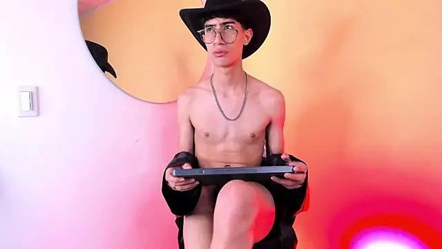 Snapshot of novaybrian chatting on 01.28.25 novaybrian online show from 01.28.25