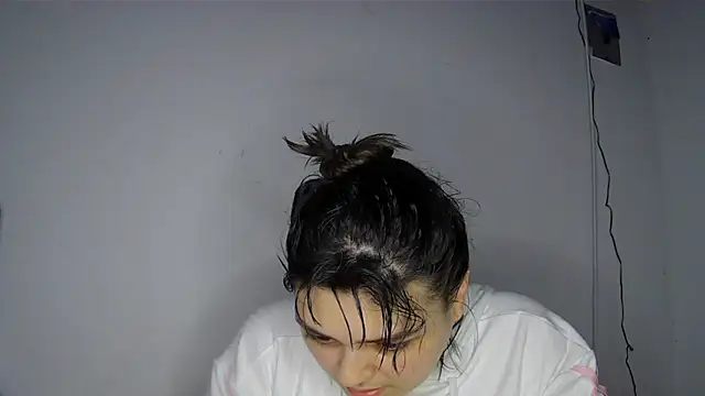 Snapshot of soysara15 chatting on 06.16.26 soysara15 online show from 06.16.26