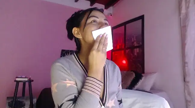 Snapshot of selene_gils chatting on 12.14.24 selene gils online show from 12.14.24