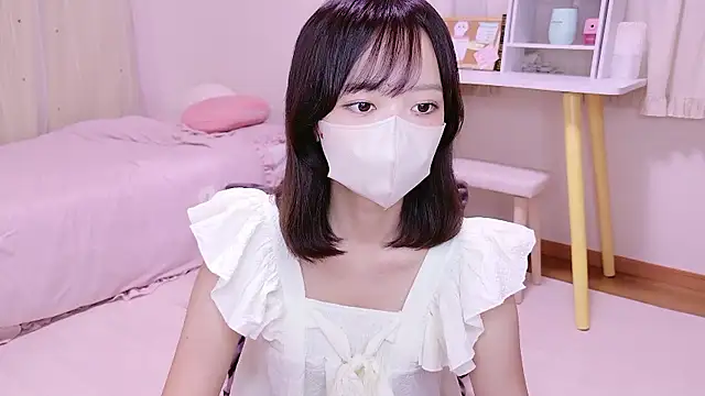 Snapshot of HANApipi chatting on 09.19.25 HANApipi online show from 09.19.25