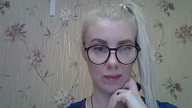 Snapshot of Pabonya91 chatting on 02.15.25 Pabonya91 online show from 02.15.25