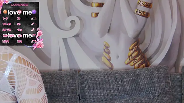 hailey peach online show from 09.14.25