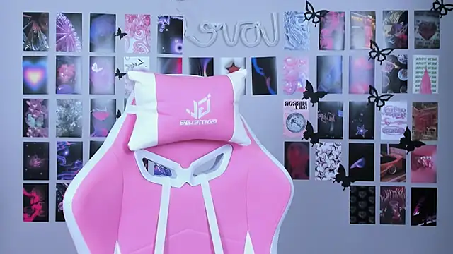 MiaMilas online show from 02.12.25