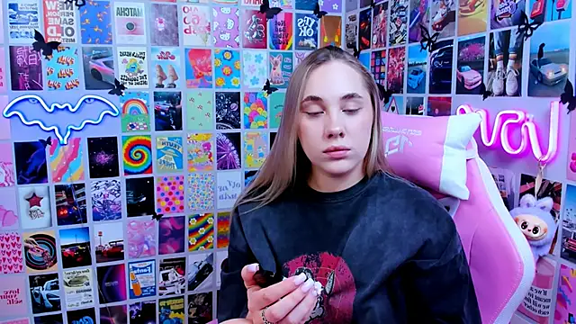 MiaMilas online show from 03.17.26