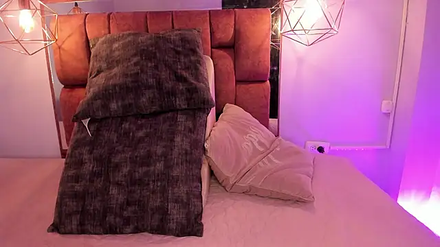 kristakinnky online show from 02.24.26