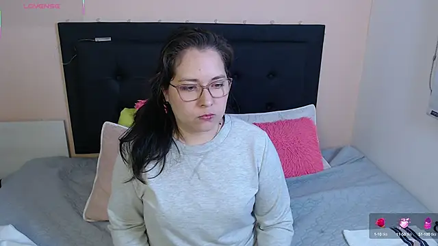 May Carlier online show from 09.16.25