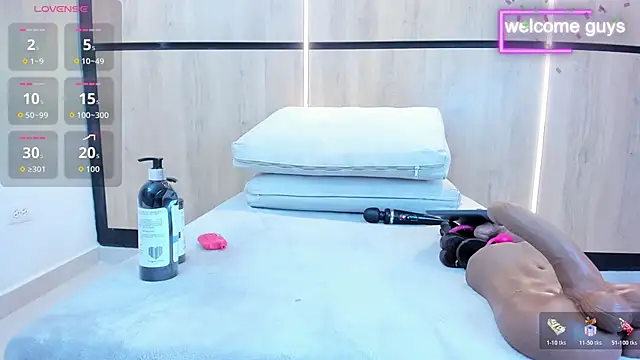 adela chase online show from 11.14.25