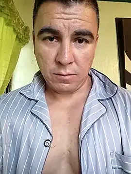 Snapshot of caramelodechile chatting on 03.16.25 caramelodechile online show from 03.16.25