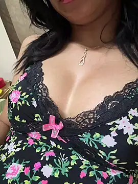 Snapshot of Sozana chatting on 07.29.26 Sozana online show from 07.29.26