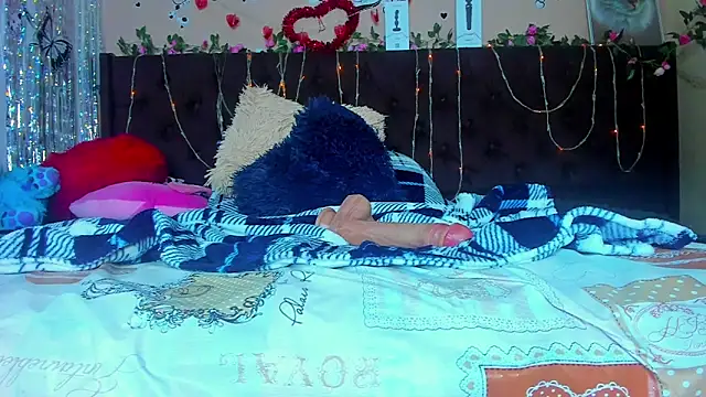 HottCandy21 online show from 02.25.25