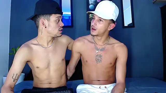 Snapshot of Friendsofeverything_ chatting on 12.13.24 Friendsofeverything online show from 12.13.24