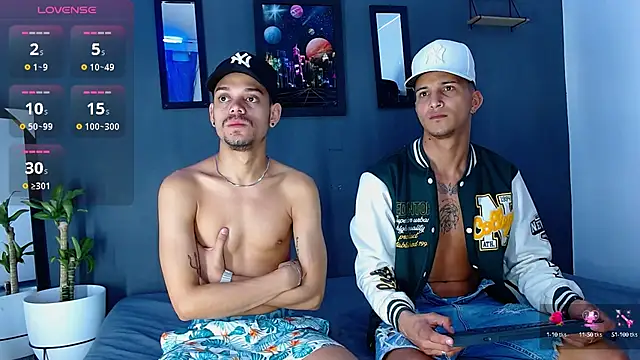 Snapshot of Friendsofeverything_ chatting on 12.21.24 Friendsofeverything online show from 12.21.24