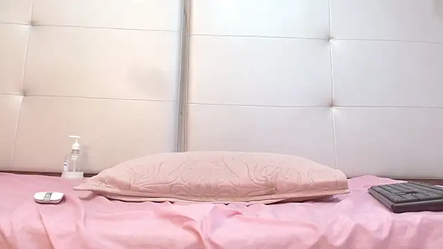 Snapshot of Alisson_Freckles chatting on 12.13.24 Alisson Freckles online show from 12.13.24