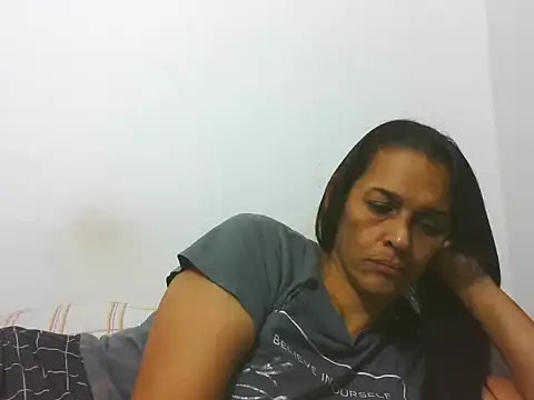 latinbrunettet online show from 11.26.25