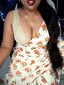 Snapshot of honey-sexy chatting on 02.14.25 honey-sexy online show from 02.14.25