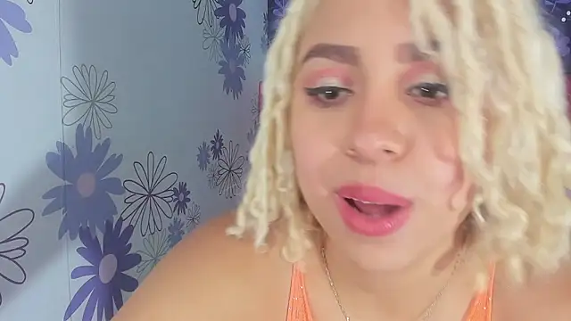 Lucy White   online show from 09.20.25