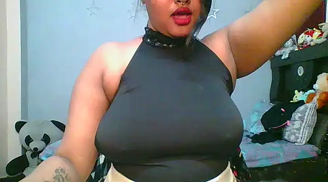 Snapshot of Your-love-12 chatting on 02.01.25 Your-love-12 online show from 02.01.25