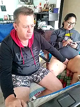 Snapshot of ZuriandAlex chatting on 02.21.25 ZuriandAlex online show from 02.21.25