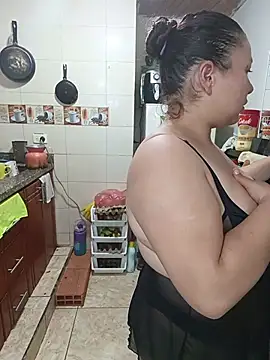 Snapshot of ZuriandAlex chatting on 11.21.25 ZuriandAlex online show from 11.21.25