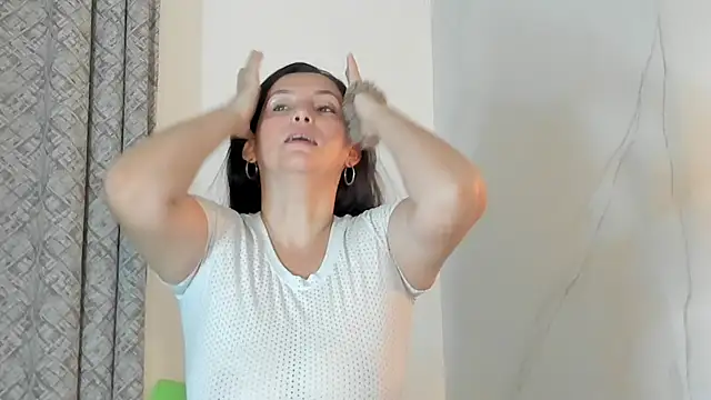 Snapshot of angelswets chatting on 02.12.25 angelswets online show from 02.12.25