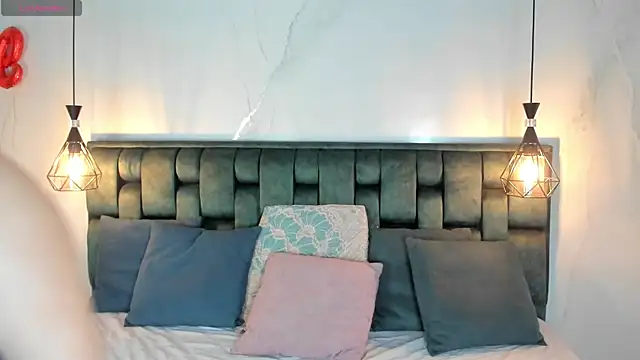 Snapshot of angelswets chatting on 02.19.25 angelswets online show from 02.19.25