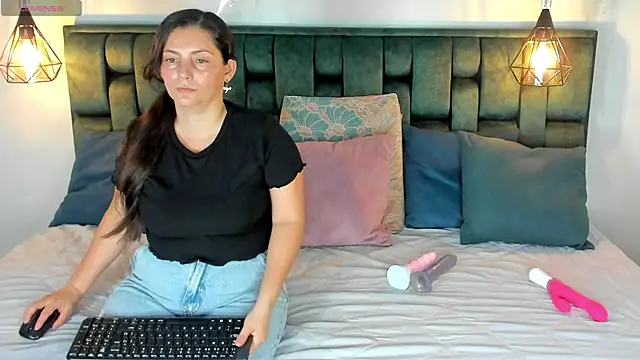 Snapshot of angelswets chatting on 03.15.25 angelswets online show from 03.15.25