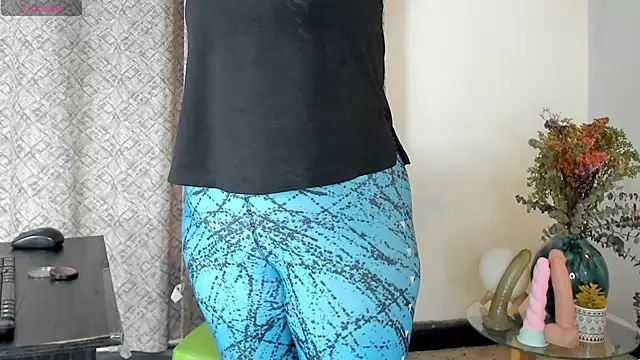 Snapshot of angelswets chatting on 09.18.25 angelswets online show from 09.18.25