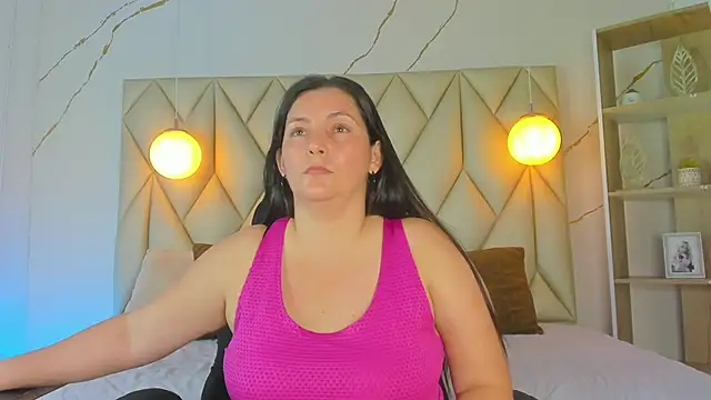 Snapshot of angelswets chatting on 11.12.25 angelswets online show from 11.12.25