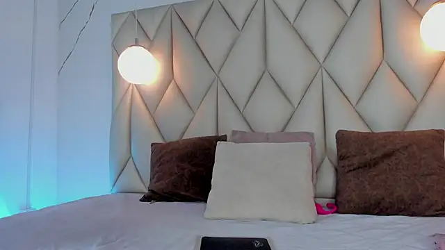 Snapshot of angelswets chatting on 11.25.25 angelswets online show from 11.25.25