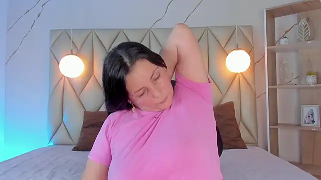 Snapshot of angelswets chatting on 11.27.25 angelswets online show from 11.27.25