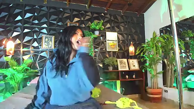 karla 999 online show from 03.18.25